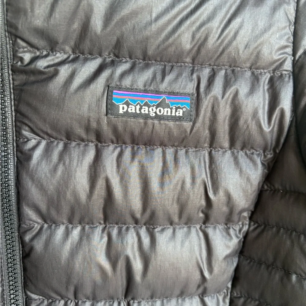 Patagonia Women's Black Puffer Jacket - Picture 2 of 6